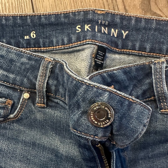 WHBM skinny jeans embroidered flowers - Picture 2 of 3